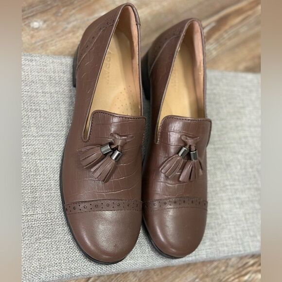 Array Leather Brown tassel loafer - Picture 3 of 9